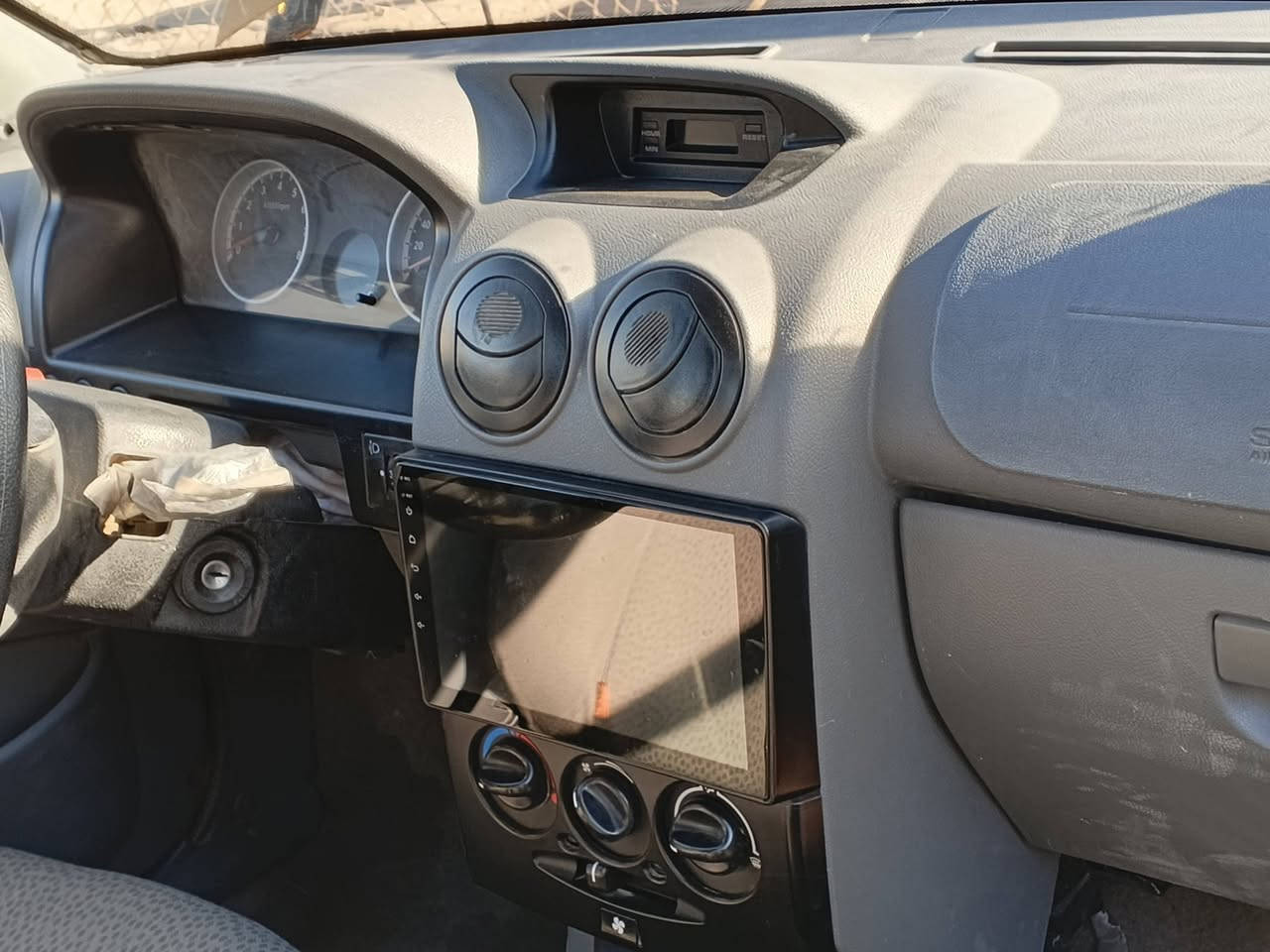 سلام عليكم سياره سايبه خمسه و عشرين ماشيه 70 بيه بنيد مبدل ***********
