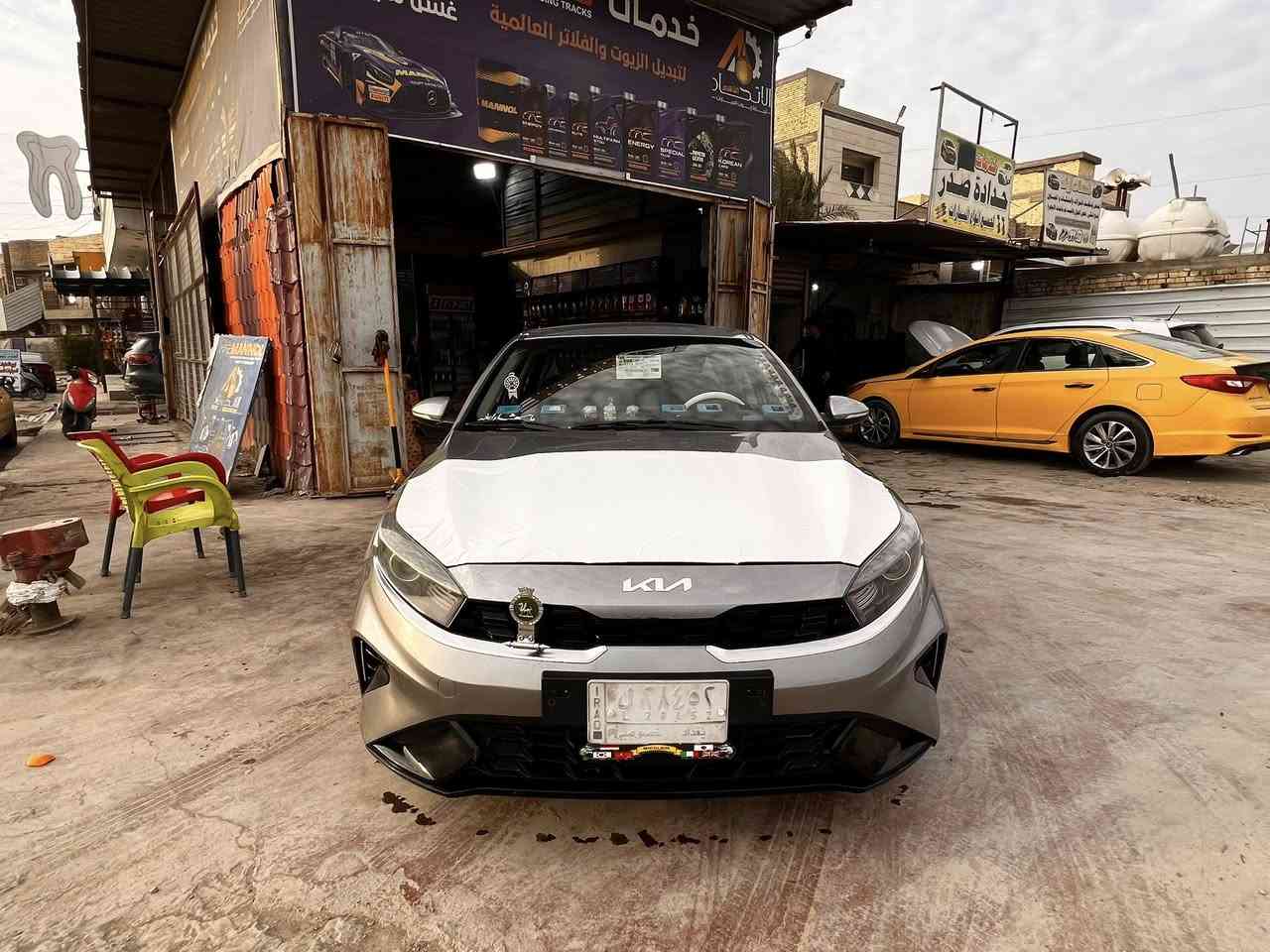 االسلام عليكم K3  وارد كوري الموديل 2023 المحرك 1600 دوش دبل نوزل يعني ٨ نوزلات السيارة  بصمة تشغيل عن بعد اشارة ترحيب بصمة ابواب  شاشة كبيرة كلها لمس حساسات امامية خلفية حساسات بل مري سايد بريك كهربائي و اوتوهولد  تحكمات بل ستيرن نضام قيادة ذاتية مثبت سرعة  كيرها ٣ فئات كشنات جلد وتدفئة بل كشنات اسود بلادي السيارة مابيهة ايبراكاتهة كلهن سليمة ما بيهن واحد طاك السيارة حادثهة جنطة وجاملغ الجنطة مبدلة والجاملغ نفسه مصلح  والجاملغ الكدام مصلح ومصبوغ نصة فقط والدعامية مصلحه نفسها ربع الدعامية مصبوغ   سعره 135 و بيه مجال للطيبين لستفسار عل رقم (***********
