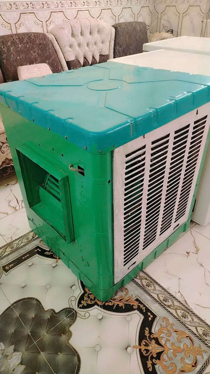 مبردات اثنتين نضافه فول برفان الهوه ثلج الجبيره بيع ٨٠ وبيه مجال بسيط والثانيه الوسط بيع ٧٠ وبيه مجال بسيط اتفيد اهل المواكب هاتف*********** بيه واتساب المكان نجف حي الوفاء
