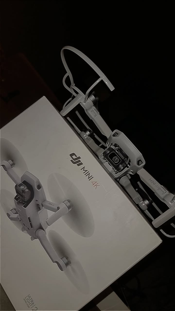 diji mini 4k fly more combo
لەسەدا 99.99 خاوێنە

سێپاتری و قایدەی شەحن
کەڤەر پەروانە
میمۆری تایبەتی خۆی پێکت هاتوە لە 64 گێگا بایت

تۆمار ئەکرێت بێکێشەیە بۆ تۆمار کردن  گەر بتەوێت 
ئەوەش وێنەی درۆنەکەو ئەوەشڤیدۆیە بەوەتۆمار کراوە کامێراکەی فۆڕکەیە
شوێن سلێمانی 
ژ.م ***********

گەر موشتەرینیت توخوا سەریشمان مەیەشێنن دڵن
