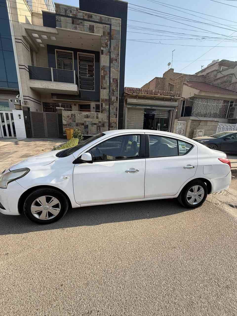 السلام عليكم نيسان هندي 2018ماشيه126كيلو ما بيه اي صبغ بيه طخات بسيطه السعر110لاستفسار ***********
