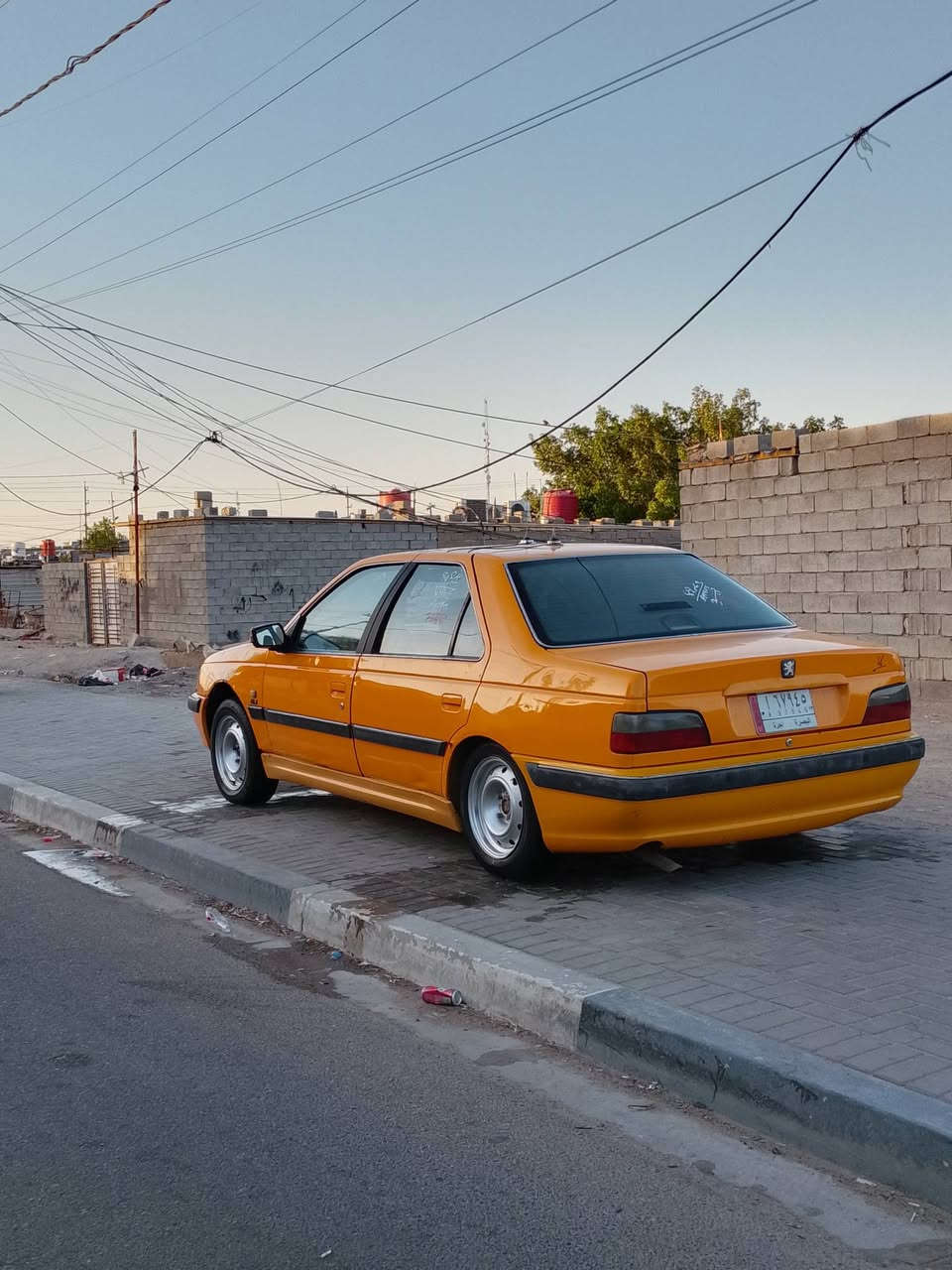 سلام عليكم بيجو بارس موديل 18سياره كفاله ضربه وصبغ وتبديل مكينه وكير وتبريد جدد هيىه وغرامات مصفره وراعي شايل من بيته وماندله بيع هل موجود السعر 35مكاني البصرة قبله (***********)
