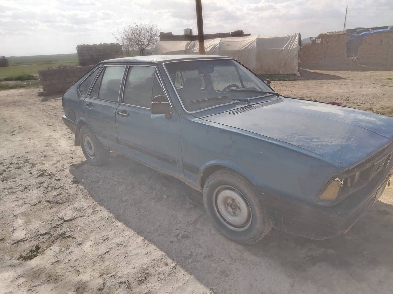 سلام عليكم سياره برازيلي للبيع مال جناي رقم ديالى صدامي وكاله عامه بسمي موديل 87 كير محرك شرط... اب 8 ورقات وبيها مجال قليل للاستفسار الاتصال ع الرقم ***********
