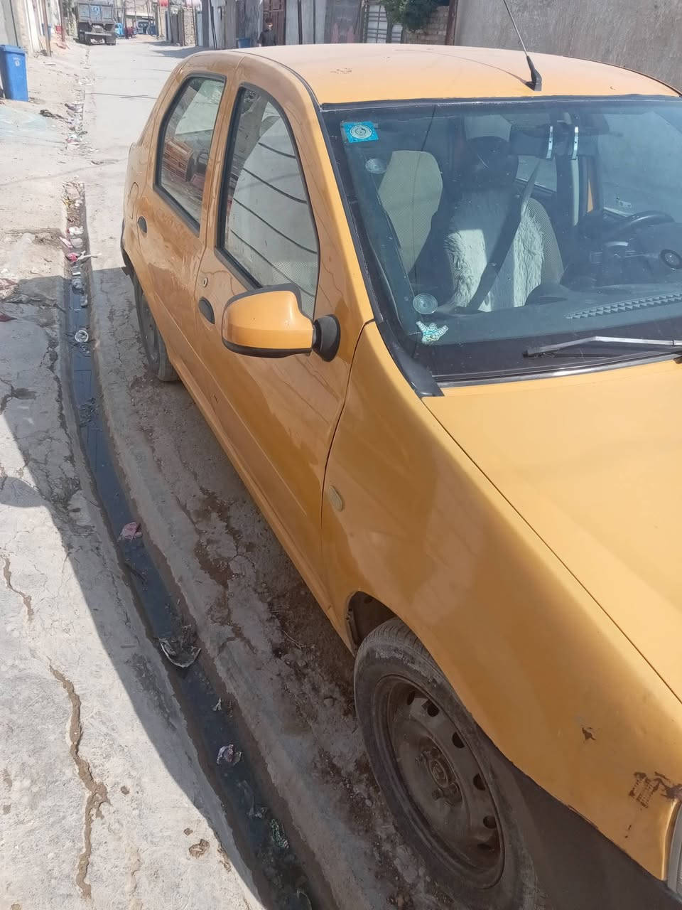 للبيع رينو لوكان الموديل ٩ السعر ٣٠ وبيه مجال بيه تنقيص قليل سياره حلوه دوشمه جديده شاشه جديده كلشي بيه جديد العنوان بغداد مدينة الصدر حي طارق ***********
