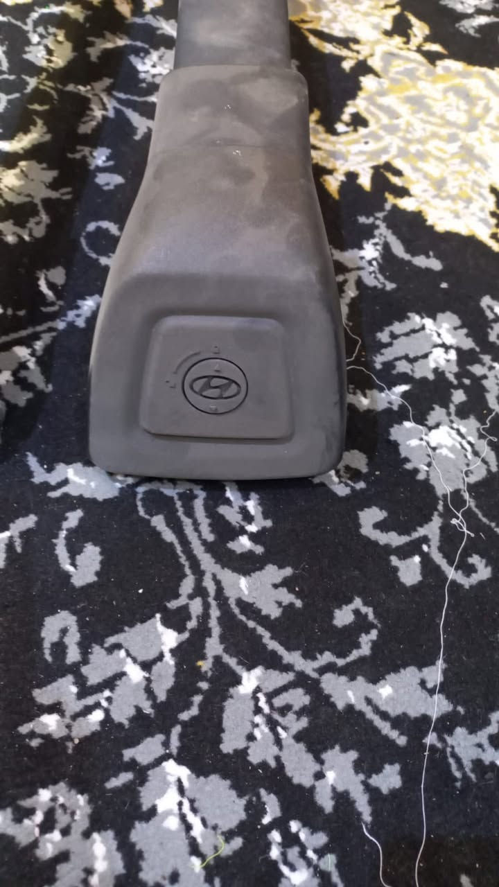 سلام عليكم عندي هذني الغراض مال بلاسايد اصليات حمالات قماره والفرشه الخلفيه والشبجه الخلفيه والبرده صايات مال سيارتي قيم باليحبه الله رقم ***********
