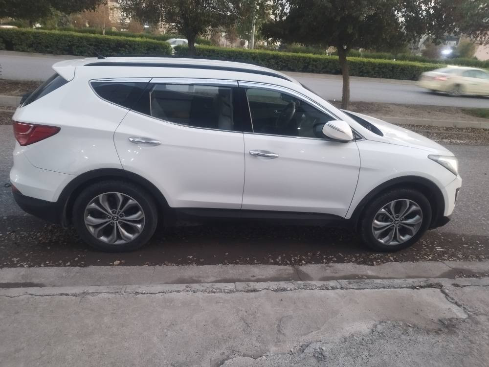 هونداي سنتافي خليجيه 2014
مكينه  2400  نه كراوه ته وه 239 هه زار رويشتوه 
ئاوينة كه ربائيه له كه ل اشاره
كشن جلد 
حه وت نه فريه 
ته حديد سرعه و مود له سوكانه
سستم ايكو يه بو به نزين 
تبريد مركزيه 
كاميراو حه ساسي دواوه 
برده ي دواوه
تايه 19
سياره كه بيه صبغه خاوينه 
ته عديل ساردي تيدايه كه مه 
زماره ي سياره كه هه وليره نويه كرايته وه هه تا سالي 2028 
نرخي 193 ورقة معاملة
به ناوي خومه به شه رتي ته حويل
زماره ي ته له فون 
*********** أربيل, العراق
