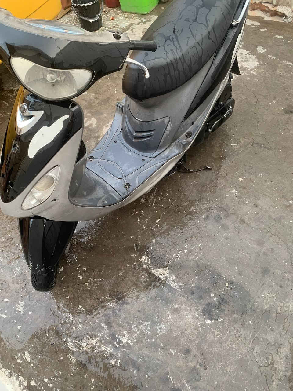 دراجه ماكس منغولي بلاديه وختم واحد دراجه عله ايدي نقصها بس باتري وبريك مكينه مجفته سلف رياضي سعرها 500 دراجه بعدهي ملحه اخت الرمبه مكاني بغداد عبيدي رقمي ***********
