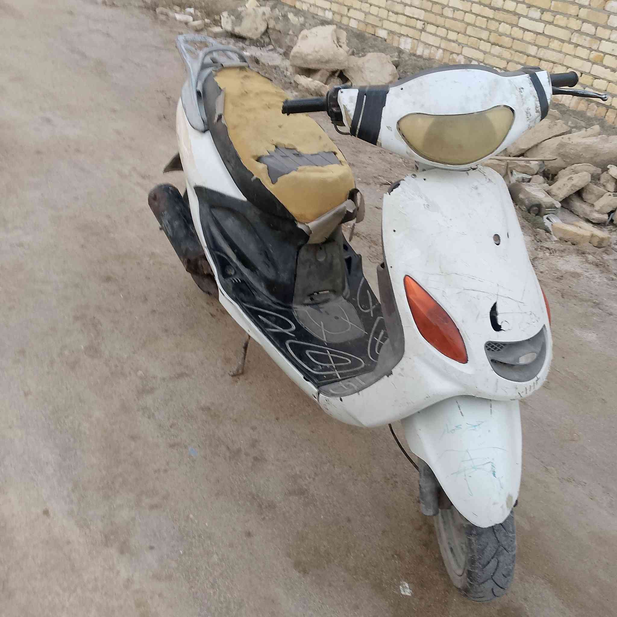 دراجه دولفين شغاله للبيع جطل مابيها جوزه 225 وبيها مجال بسيط
***********
