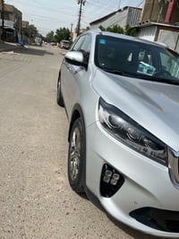🚘 للبيع | كيا سورينتو 2020 سلفري مكفول 🚘  🔹 اللون: رصاصي  🔹 محرك 6 سلن...