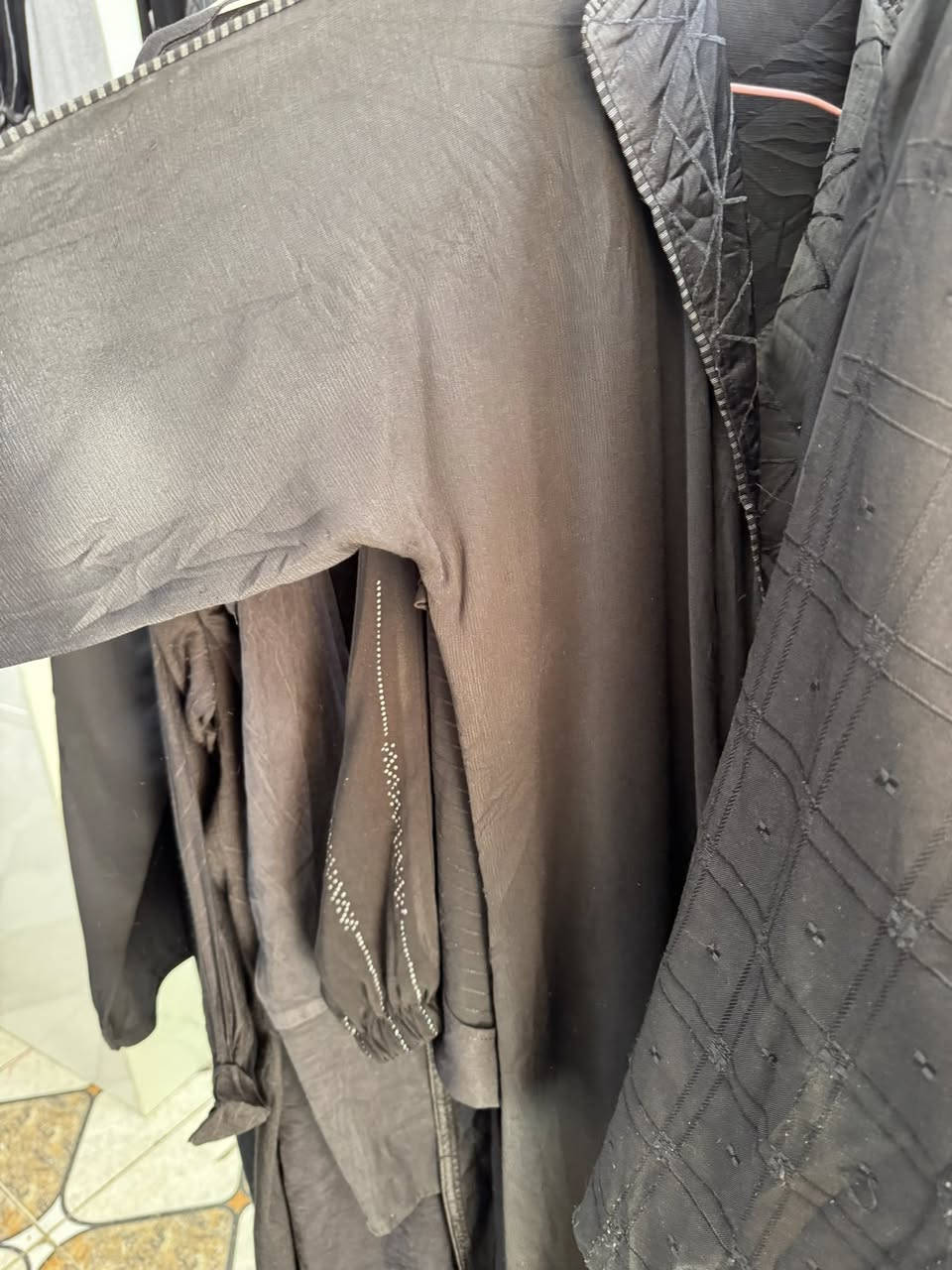 هلو بنات شلونكم جبب وبشتات خليجي سعر القطعه ٥تالاف كلش نظيفات وحلوات سواده مالتهم كلش حلو كسر جديد مكاني شارع المركز مقابيل صالون تركي رقمي بي وتساب الي تريد تدخل واتساب ***********
