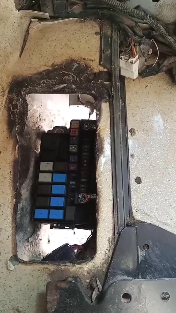 تحوير قاعدة ومثل ما موضحلكم بالفيديو
العنوان بغداد جسر ديالى الجديد منطقة الكرغولية قرب اسواق اسطنبول محمد الكهربائي
للأستفسار الاتصال على الأرقام التالية رقم ***********
