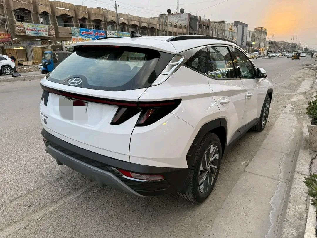 هونداي توسان 
موديل 2024 خليجي 
مكفولة كفالة صبغ وتبديل وبارد كفالة 
زيرو ماشي  20 الف 
رقم بغداد بسمي تحويل ثاني يوم
مواصفات 
حجم المحرك 2000 دوش 
بصمه تشغيل وتشغيل عن بعد 
هندبريك كهرباء
ويل كب حجم 19 المرغوب 
كراسي كهرباء
شاشه متصله
حساس امامي خلفي
شاحن وايرلس
داخل ابيض
بردات بالابواب 
لايت لد زنون 
قيادة 4 انضمه ايكو عادي اسبورت  سرعه 
سيارة جديده بحاله الزيرووو سعرها معقول بلعافيه ع الياخذها 

مكان السيارة بغداد 
للإستفسار ***********
