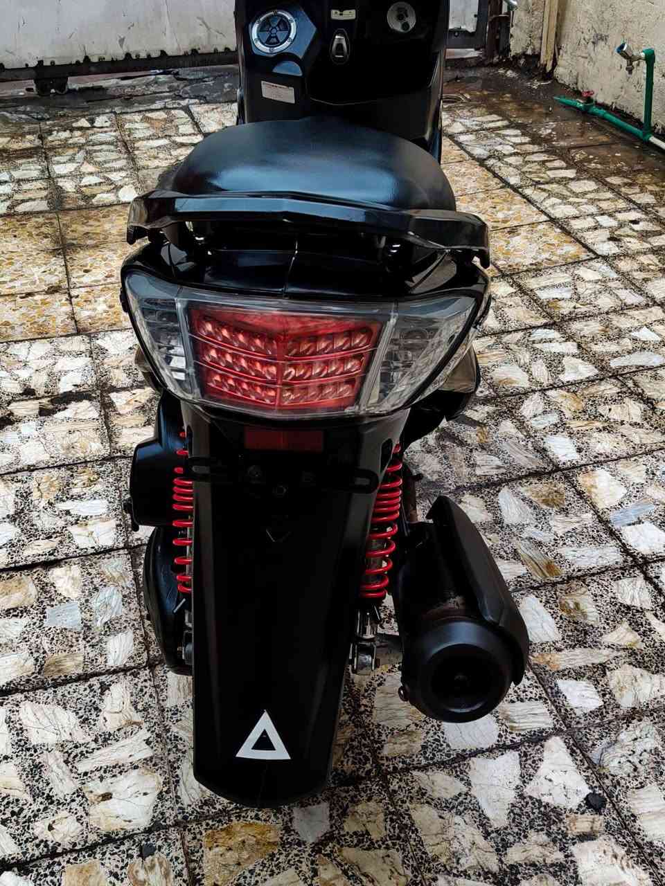 دراجه سكنس فحل. وارد كوري. نوزل. عداد شاشه وسرعه يشتغل. السعر 850 إلف وبيه مجال بسيط حك الجيه.  مكان بغداد.رقم الهاتف: ***********
