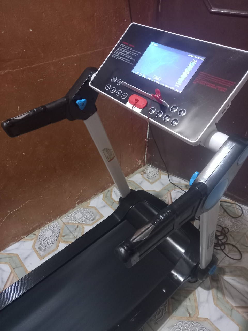 جهاز جري يتحمل وزن 120ك بي تحكم سرعه لمس ويدوي بي قياس نبض القلب كلشي شغال بي السعر 150الف نهايته عنواني البصره زبير


**إذا كنت صاحب هذا الإعلان وتريد حذفه لأي سبب، رجاءا أرسل رسالة إلى الدعم الفني**