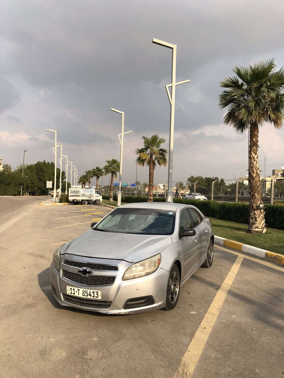 السلام عليكم
تحية طيبة للجميع 
للبيع ماليبو 2013 وارد امريكي 
مكينة-2500 
كير - AT 
السنوية - 2030 
الهزة جديدة شهر الثامن تنتهي 
السيارة مسويلها ادامة كاملة كير مكينة ضفيرة  كفاله عامة
السيارة مصبوغه عام بسبب الجراد و الشخوط اكفلها الك من الحادث القوي و الكلبة و الكصه و الشواصي و اللغود  و عندي صورها قبل الصبغ 

السعر —80 ورقة و بيها مجال 
مكاني—بغداد 
رقم التلفون-***********
