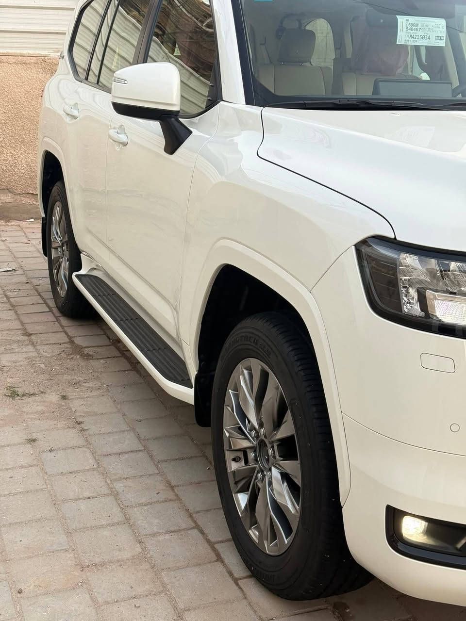 السلام عليكم تيوتا لاندكروز
للبيع موديل 22 
شركة ساز باب اول 70 الأصلي سيارة فول 1/1 
شاشات تطبيق مكينه 4000
ماشية 13 ألف  
استخدام شخصي
مكفوله كفاله عامه من كلشي 
من الشخط والرصعه والتكحيل 
تايرات انتاج الشركة 22
مكان السيارة بغداد شارع فلسطين
رقم بغداد مشروع وطني 
الهاتف/ ***********
