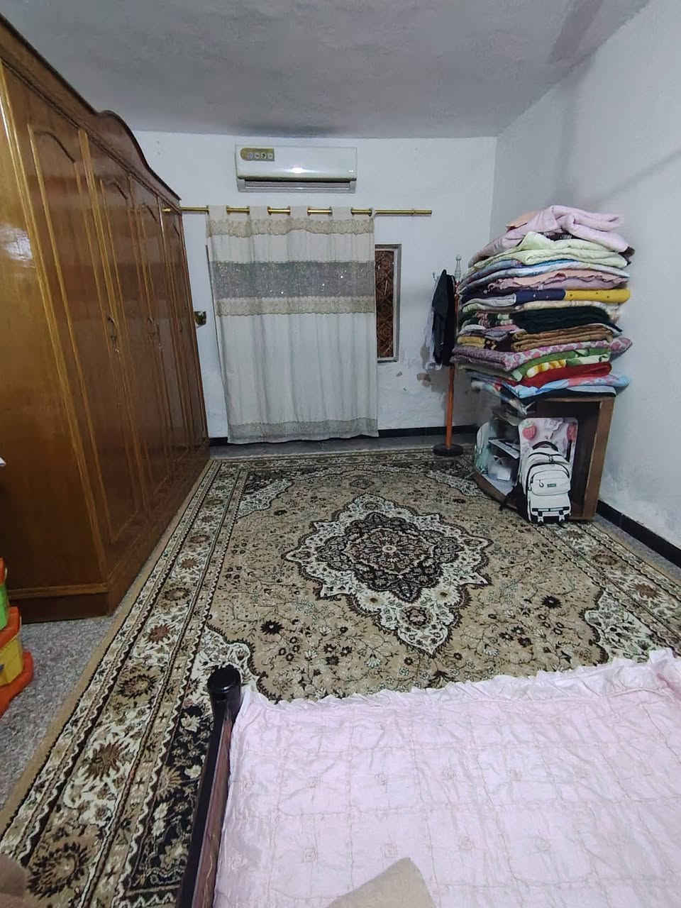 بيت للبيع في حي الزهراء مساحة 200
قرب الجامع الكبير الطابق الأول يتكون
من غرفتين وصاله واستقبال ومطبخ
ومجمع صحيات والطابق الثاني غرفتين وصاله
ومجمع صحيات /السعر 250وبي مجال
***********
