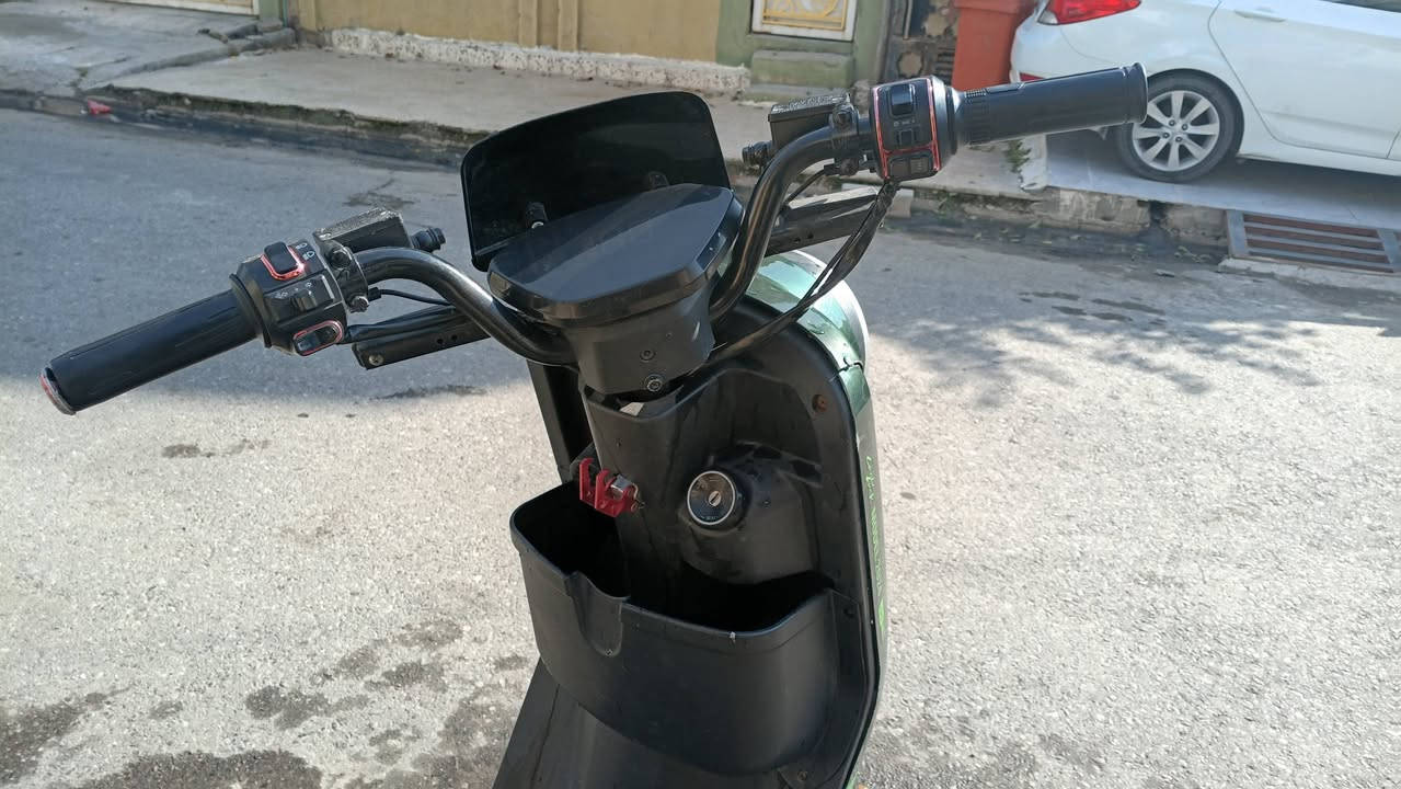 السلام عليكم ماطور ار  11للبيع بدون باتريات ابيع فحم في فحم سعر ب200قفلو شراي تعال خاص رقم الهاتف ***********
