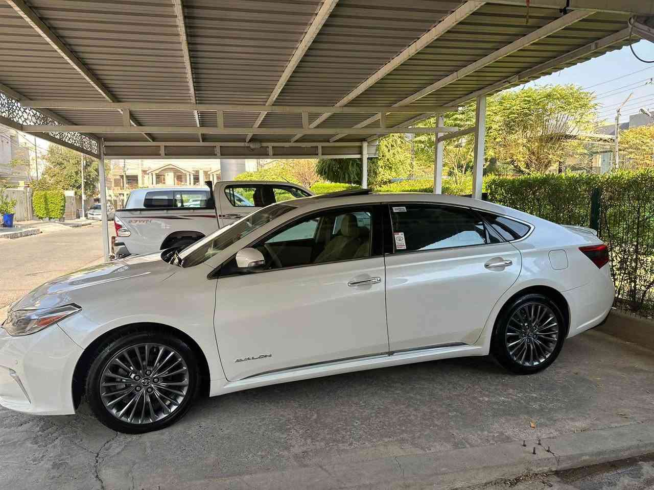 تویوتا ئەڤەلۆن 2013 خەلیجی فول مواسەفات بێ سبوغ دەعامی بۆ دەعامی بە شەرت تەنها دەعامی پێشەوە بۆ جوانی گۆراوە دەعامی بیلادی بێ سبوغە و ماوە دوو جێی 
بچوکی تعدیل یەک جێی PDR گێر و مەکینەی بە شەرتە 246,000کم رۆیشتوە 
نرخ  225 وەرەقە و مەجال 
ژمارەی مۆبایل *********** أربيل, العراق
