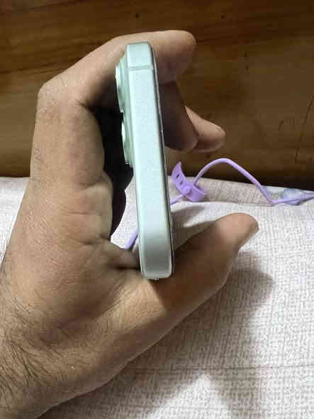 آيفون جديد بطاريه ٩٧ذاكره ١٢٨ نموذج mسعر ٧٧٥بي مجال باكيته موجود مكانه بغداد ***********
