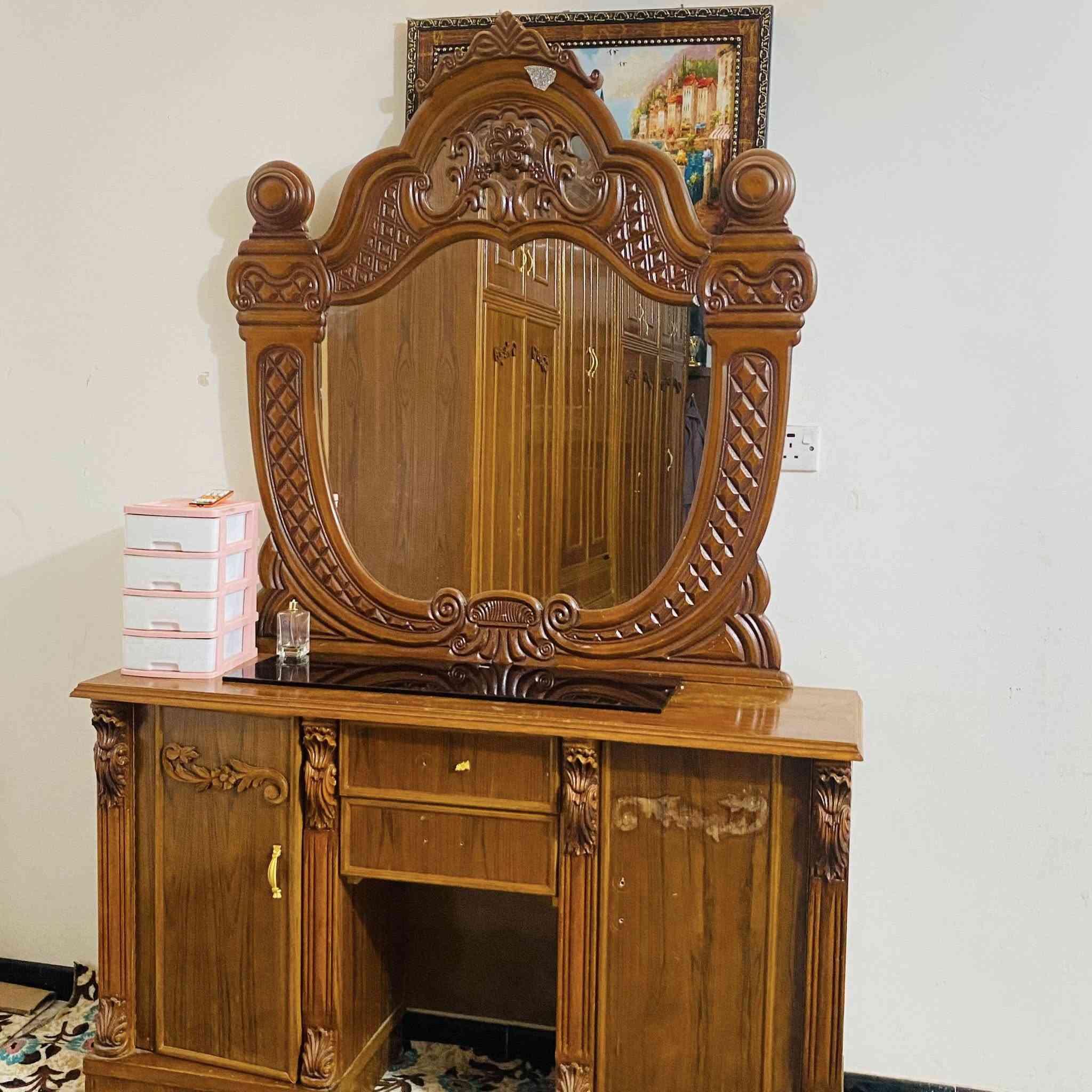 غرفه عراقيه ضخمه للبيع سويتها ب٣ البيع لغرض نقل لبيت اصغر السعر ٨٠٠الف مكان بغداد شعب الشراي يتصل ع هل رقم. 
لتكسرون بالسعر لان قويه وتسكام سويتها مو مثل بالسوك ***********
