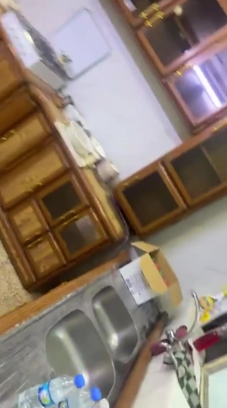 للايجار تجاري
دار مؤثث مساحه 300 متر سايدين حي النور قرب المشاتل..7غرفه ..هول.. مطبخ صحيات طابق الاول والطابق الثاني حدبقه كراج اثاث مكتبيه سبلتات كامرات شاشات... للاستفسار الاتصال 

***********......***********
