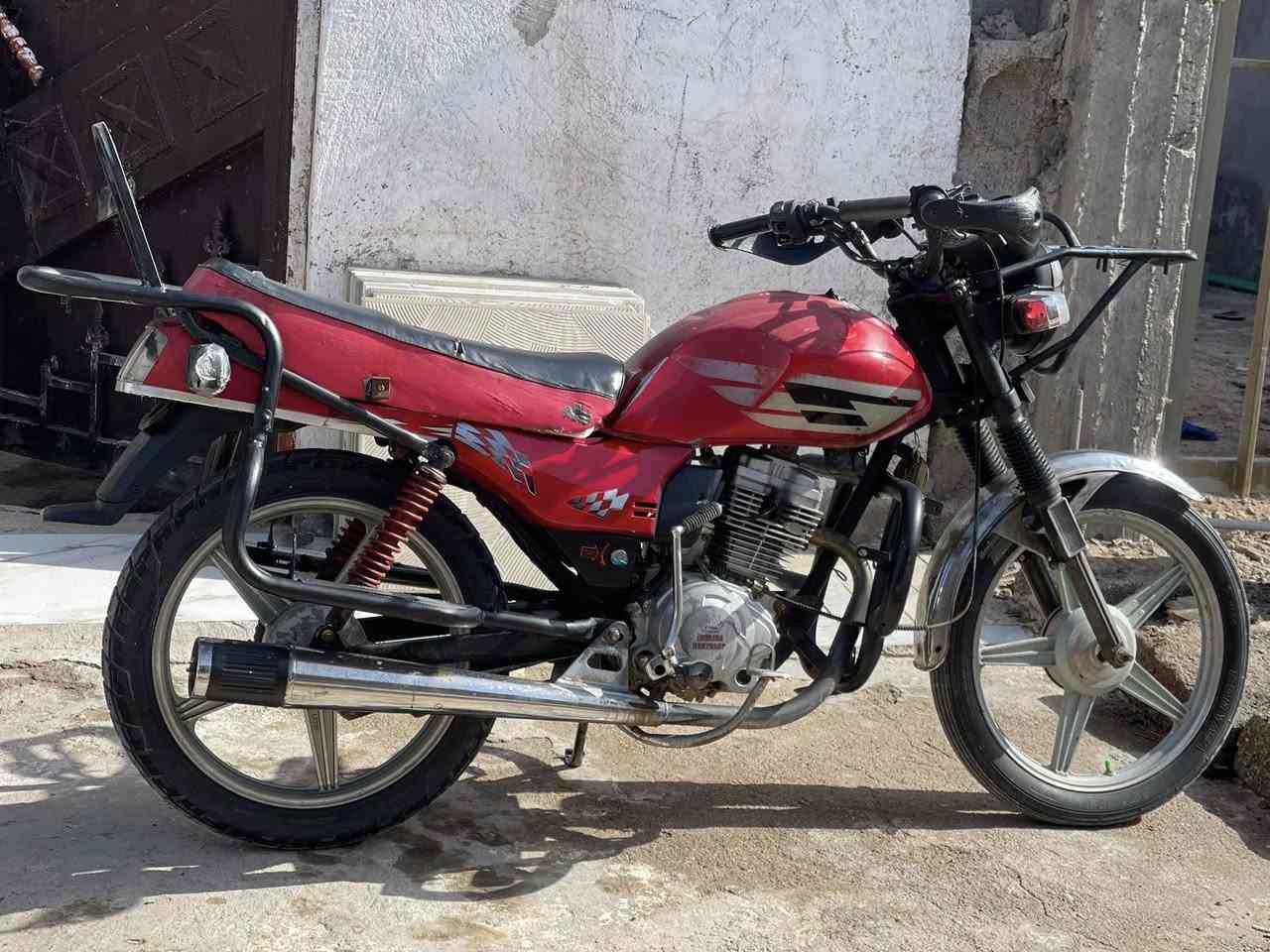 دراجه فيوم منفوضه تخم ويل وتخم تايل وضفيره وصالنصه واشاير كله جديد مكينه خير من الله كلها شغاله سنويه مكاني الزبيديه ***********
