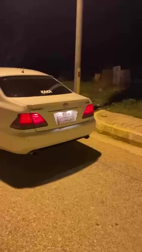 شاهینە  2005 ساغ..ساغ
فرۆشتن ماڵی دۆستە سەیارەی جاهز هی ماڵە 
یەک پارچە سبووغە بێ دەعم بێ لێدران لەسەر ساغی یەک چەمەلوغی پێشەوەی سبوغە 
140 هەزاری حەقیقی ڕۆشتووە 
سەیارەکە فوولی بێ سڵایدە 
کوشن جلد 
کوشن هیتەر 
کوشن خەزن
سەلاجە 
تەبرید مەرکەزی 
چوار تایەی لۆکی لەژێرە
182 مەکینە و گێڕ گەورە 
ماشاءاللەی ئەوێ لەجوانی و قوەتی 

***********
