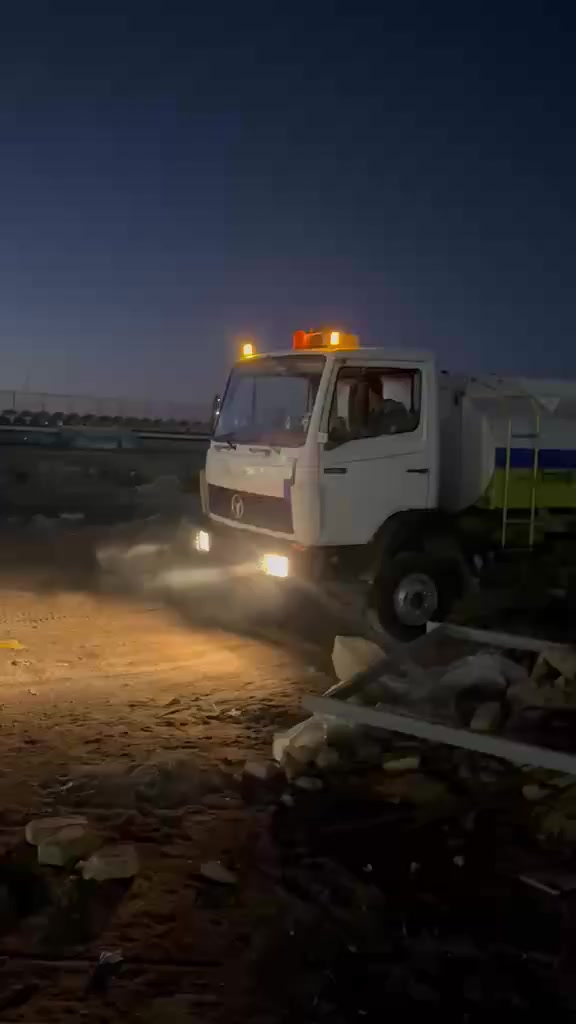 سلام عليكم البيع البه ٦برغي رقم بغداد صدامي موديل ٩٠ تانكي ٨طن حالين عليهه تريدهه بدي تريدهه دنكر مكينه كير ابو ردين عادي شاصي مكفول مكاني ناصريه للإستفسار عله رقم ***********
