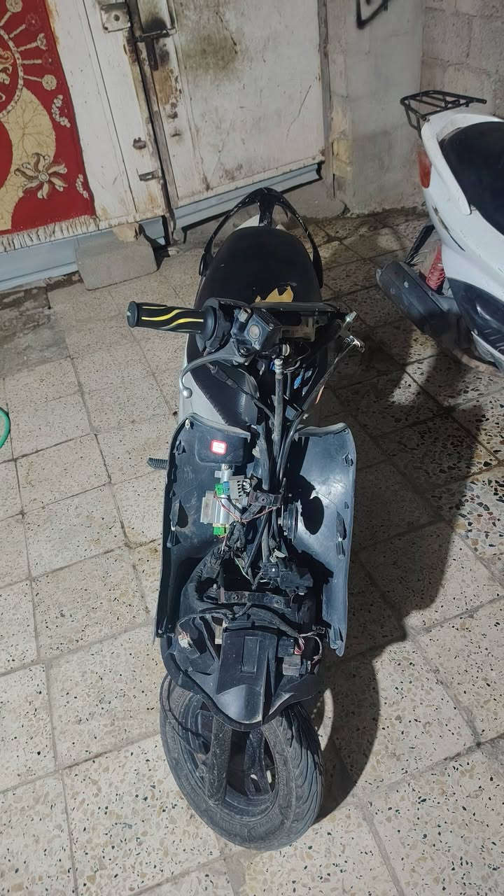 سلام عليكم شباب دراجه ادرس البيع دراجه نضيفه  تشتغل هندر وسلف يرادله بس شخاطه المكان بغداد الشعب سعر 350   رقم تلفوني***********
