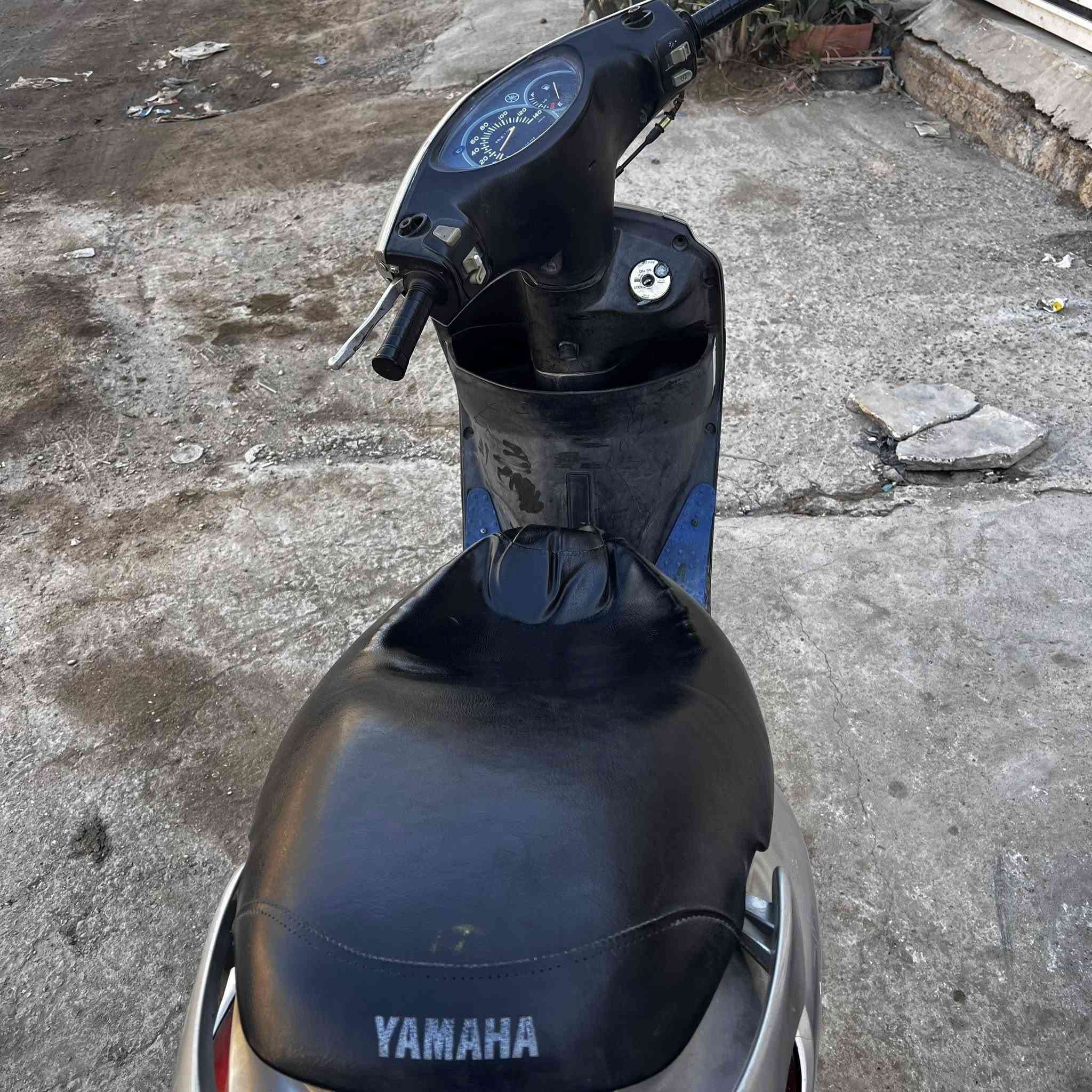 أعاده نشر بسبب الوعود الكاذبه
دراجه بريز كابريتر للبيع دراجه بيها نقص كشن مكسور من جوه وسواد مال قبغ مال هندر ب5 آلاف وباقي محرك كرهبائيات نضوح تبخير كلها اكفله الك شغاله سلف هندر بلادي كيج سرعه كيج بانزين بريك امامي بريك خلفي لايت عالي ناصي إشاره يمنه إشاره يسره بكلايت خلفي قفل جنطه كلهن شغالات مابيها ايشي 
المكان: الدوره 
السعر : 650 وبيها مجال 
الرقم ***********
