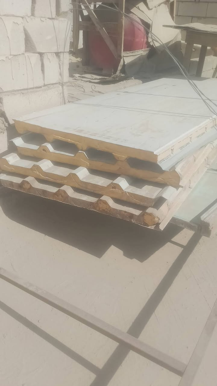 سندويج. للبيع مع باب بي بي سي. اتصال. واساب. ***********
