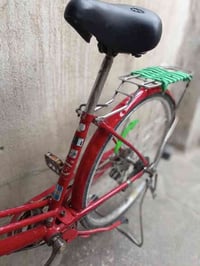 بايسكل للبيع نضيف حجم ٢٦ تجي و تشوفه بعينك ويا الغراض مكاني بغداد الأم...