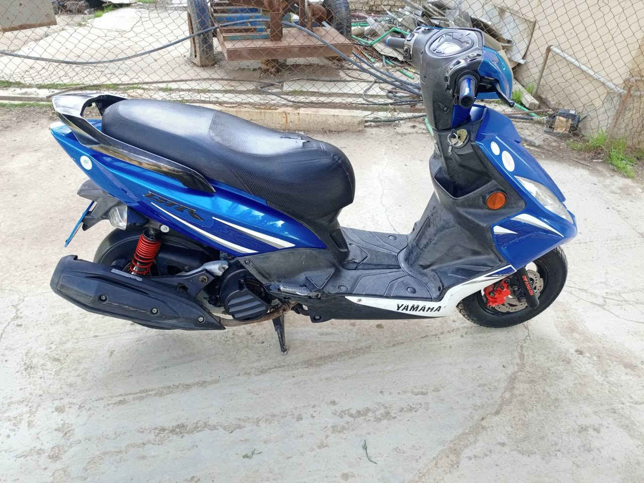 سلام عليكم
للبيع جيتي ار حديث موديل 2012دشبول 3الوان كفرات بلاد مكينة ابلادية ناعمة كلش شلعة و معدل نكرة بكل وقت دبلات جدد تخم تاير جديد كهربائيات كلهة شغالة السعر مليون بيهة مجال بسيط مكاني بغداد الشعلة الرقم ***********الشراي يراسني واساب
