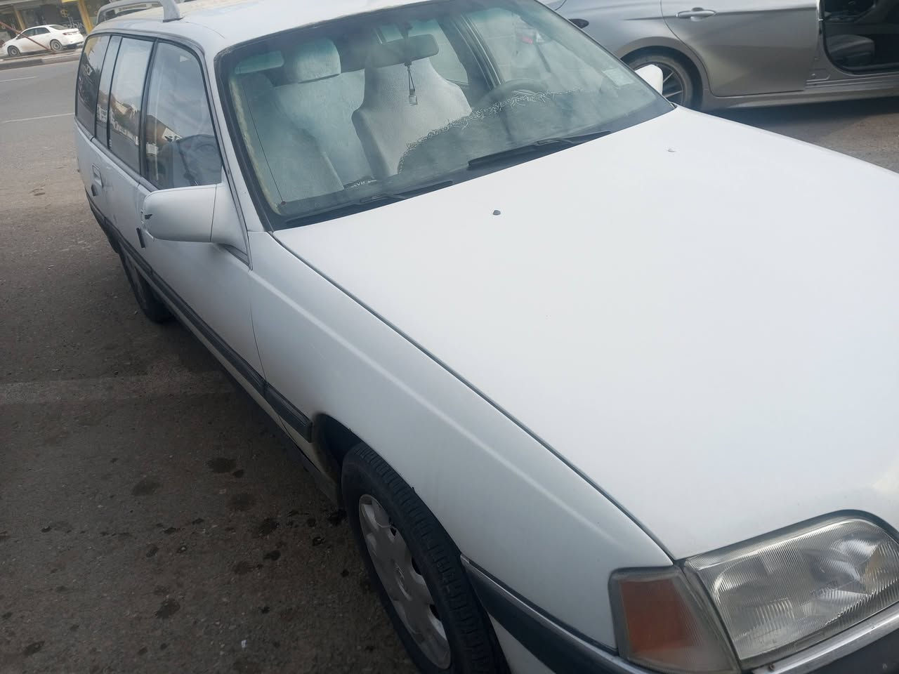 اوبل اوميكا موديل1991 سنوية عاج رقم كركوك أ السعر 33وبي مجال للطيبين مكانها بكركوك *********** شرط التحويل والغرامات
