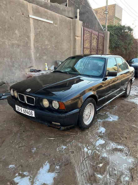 سلام عليكم 
بي ام 525 اصل موديل 1992
مكينه مسكر عدل كير اوتو جدد لاتبخير ولاتنقيص
رقم بابل دولي باسمي هزه جديده 
حداديه نضيفه 
كاردن من الطول للطول جديد 
دسكات وعنبار وبريش جديد مال بريك
منضومه تبريد كلهه جديده ثلج ❄️ 
منضومه زنون عالي 
كهربائيات كلهه شغاله 
السياره شلعتهه تشك الكاع وترايك شرط 200
السعر 48 وبيهه مجال 
مكاني حله حي العسكري *********** حلة
