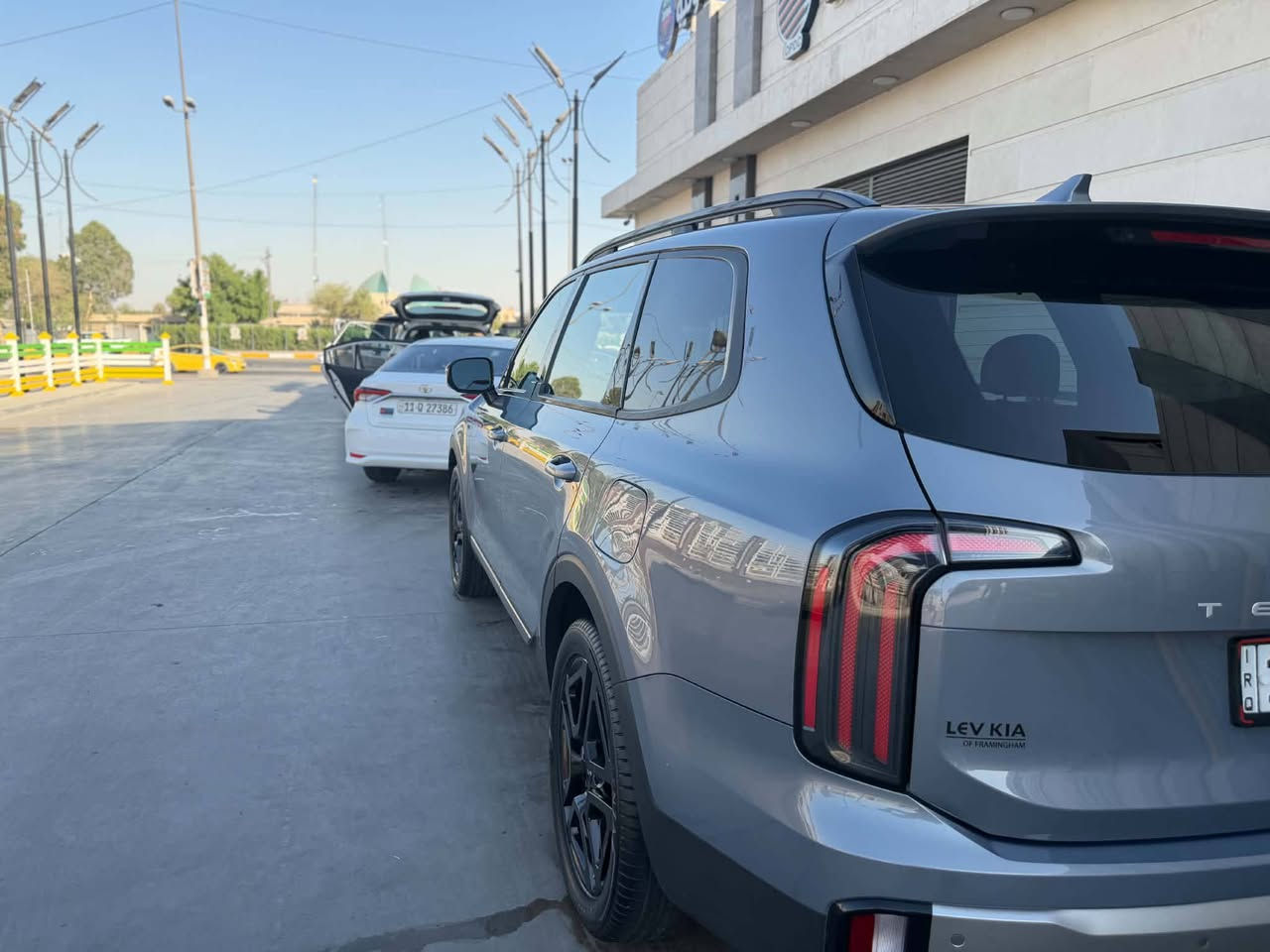 تيلورايد 2023
السلام عليك 
كيا تيلورايد 2023 Ex Xline
حادث بسيط بنيد لا معدل نفسيته و مصبوغ   فقط
 الحادث بدون ايرباك
ماشية 54الف
سيارة جديدة بحالة الوكالة
رقم بغداد انكليزي
السعر 340 $
فتحه سلايت
رجاج استيرن توقف ذاتي
شحن واير لس
اندرويد اوتو و ابل كاربلي
تحكم ستيرن
ستيرن هيتر
حساسات
كاميرة دوارة
كشن جلد لو مميز
كشن تبريد
كشن هيتر
نقطه عمياء
رادارات جانبيه
رادار امامي وخلفي وجوانب
اشاير بالمري جانبيه
بصمه ابواب 
بصمه تشغيل عن بعد
لايت ليد
بردات ابواب
اوتو ستوب
اوتو هولد
هند بريك كهرباء
تبريد مركزي
انظمة قيادة ذاتيه
7راكب VIP
حجم المحرك 6سلندر 3.8L
***********

مكان سياره بغداد

