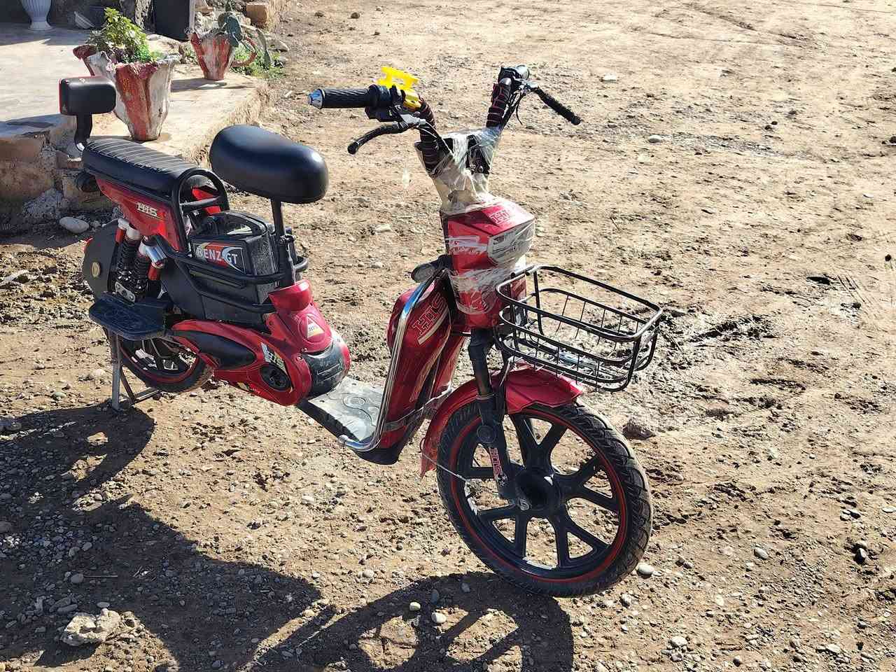 السلام عليكم
يوجد بايسكل شحن للبيع نوع His

×موديل 2025 
*السرعه 99
*بطاريات شرط الفحص 

*كهربائيات فوول نشرات بليل تشتغل

*تشغيل عن بعد وتشغيل سويج 

*بايسكل راهم والصوره تتكلم 

السعر  اتصل *********** والخاص مفتوح
