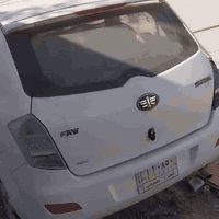 السلام عليكم ورحمة سياره فاو صيني 2013 V 2 للبيع كوم حديد مكينه شغاله و كلشي شغال ونضيف صار بيها طبك بالضفيره عقل الكير ضرب ابيع كوم حديد عندي وكاله بيها مكان ناصريه مركز سعر ١٦ للاتصال ***********
