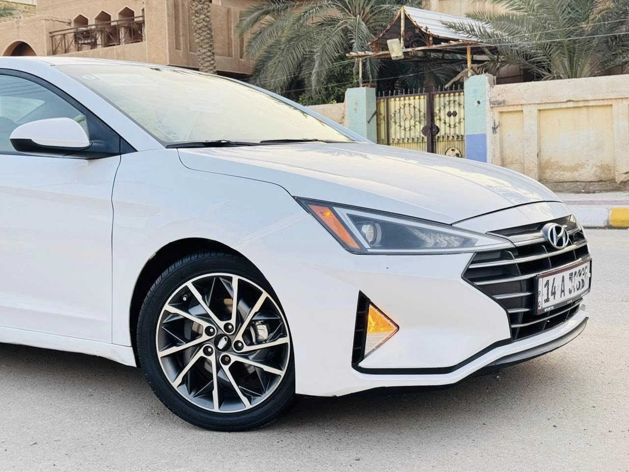 السلام عليكم 
النترا 2020 وارد امريكي محرك 2000 دوش گير  نمر AT (6) المرغوب بلادي 
حادثه قبق الصندوق فقط السونار مرفق بل الصور والباقي كفاله ضربه وصبغ وتبديل بدون ارباك شرط 
تحويل مباشر رقم بصره الدولي هزه وسنويه ولوحات جديد 
المواصفات ويل كب كروم حجم 17 منضومه زنون رادارات اماميه جانبيه شاشه كبيره كامره دواره بلاد تبريد بيانو منفصل تحديد مسار نقطه عمياء 
السياره جديده جداً وجاهزه گير محرك تبريد حداديه عل وضع الشركه 
السعر 132 للاستفسار *********** مكاني ناصريه خلف مستشفى الازهر
