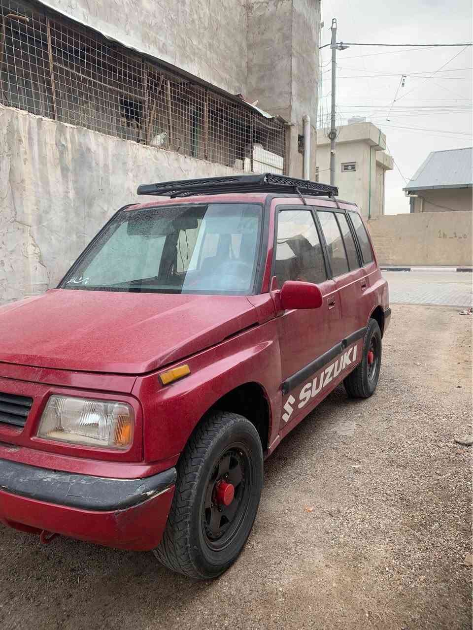 سلام عليكم سياره للبيع سازوكي مديل 2000سياره معمره وجاهزه محرك بلادي رقم بصره تحويل مباشر سعر42 وبيه مجال بصيط الاستفسار *********** البصرة, العراق
