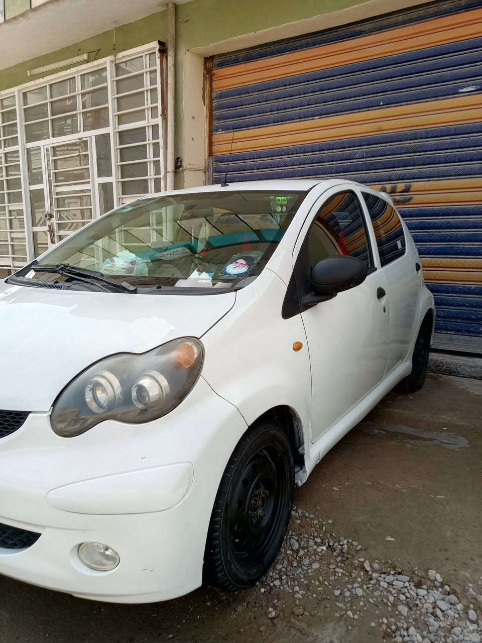 السلام عليكم سياره للبيع بي واي دي اف زيرو موديل 11 سنويه 31 بصفره هي وغرامات شرط التحويل سياره حلوه وجاهزه العنوان بغداد الرصافه السعر 35 وبيها مجال واهلا وسهلا الرقم والاتصال*********** اذا عندك سياره حلول تراوس حسب القناعه
