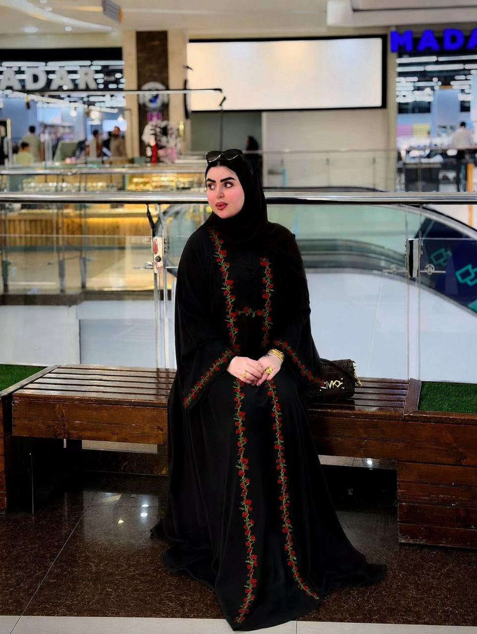 بشت شيفون + بينصل ردن طويل + حزام  السعر 38 الف فقط  متوفر توصيل الى جميع محافظات العراق  للحجر والاستفسار واتساب  ***********
