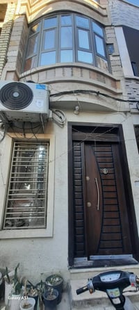 بيت للبيع بالاعظميه بالسنايه بالفرع مقابل الشط ٣طوابق 4غرف نوم مساحة ٤...