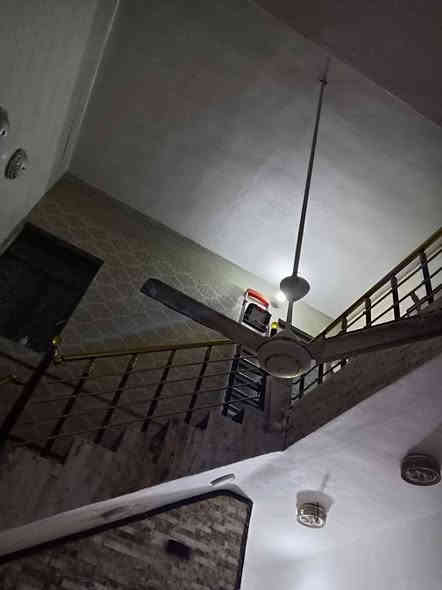 السلام عليكم بيت كامل موثثث الإيجار 
العنوان 
حي الفارس كربلاء
طابق واحد البيت جديد كلة مرمر 
غراض منزلية كاملة وية البيت 
المساحه 100متر 
الإيجار 500قفل كل شهر 
الاستفسار ***********
