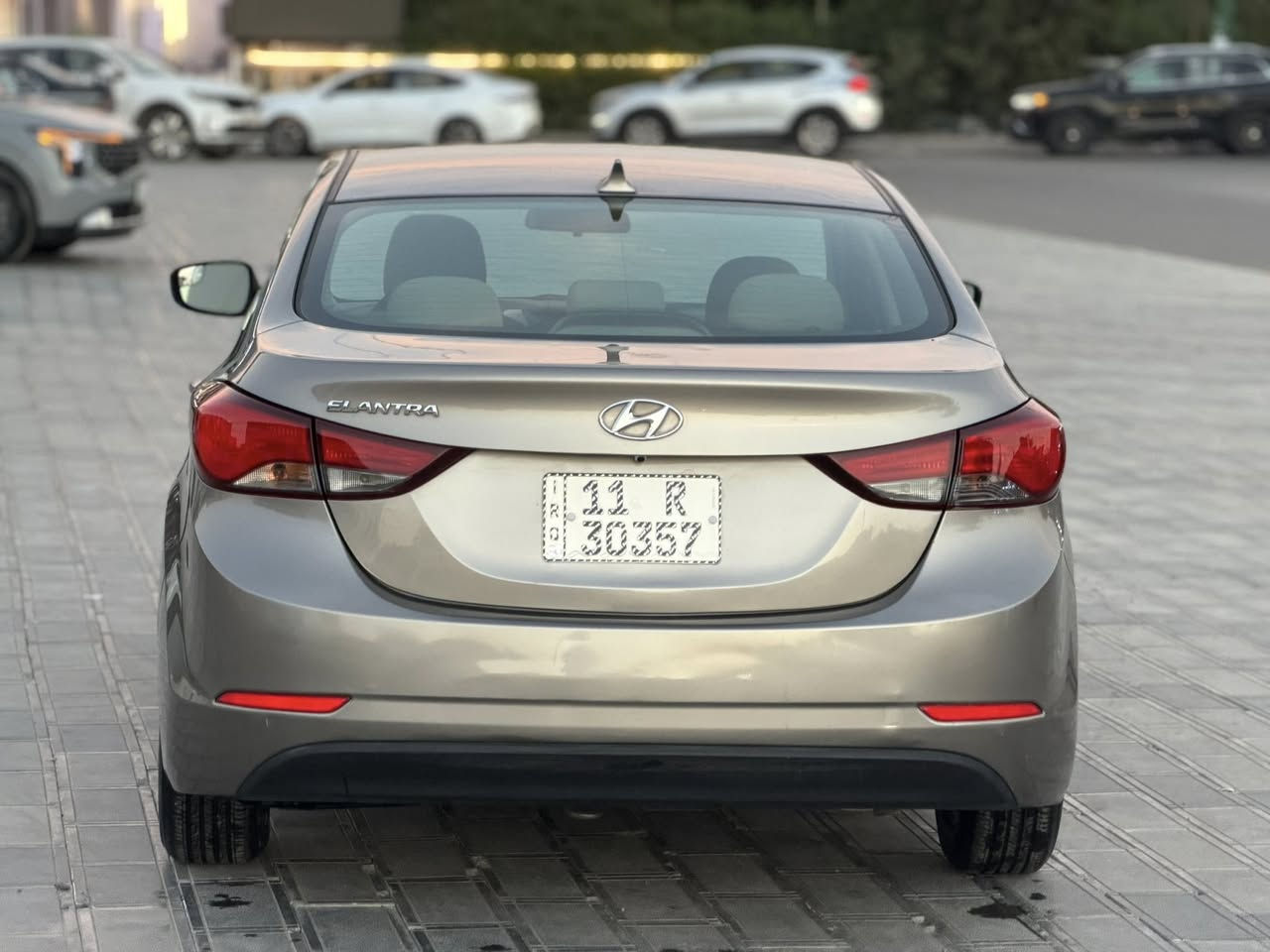 النترا 2014 امريكي
اللون ذهبي 
حادثه جاملغ وبنيد اب امريكا 
وصار بيه شخط صفحه كله انصبغت اليمنه 
بدون فتحه 
ويلكب بلادي 
كير محرك بلادي
ماشيه 73 الف ميل حقيقي 
السعر 105 وبيها مجال 
تفاصيل اكثر هذا رقمي *********** تحياتي
مكاني بغداد حي الجامعه
