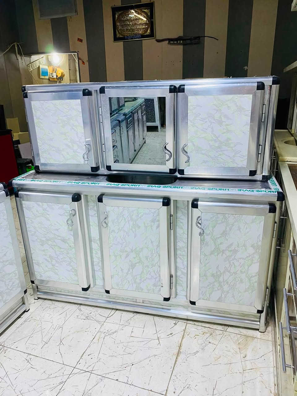 كاونتر مستخدم نضيف ڪلش داخل غسل + صيانه
مترين ونص + سنكي متر ونص 
السعر 550 الف يوجد توصيل 
واتساب ***********
