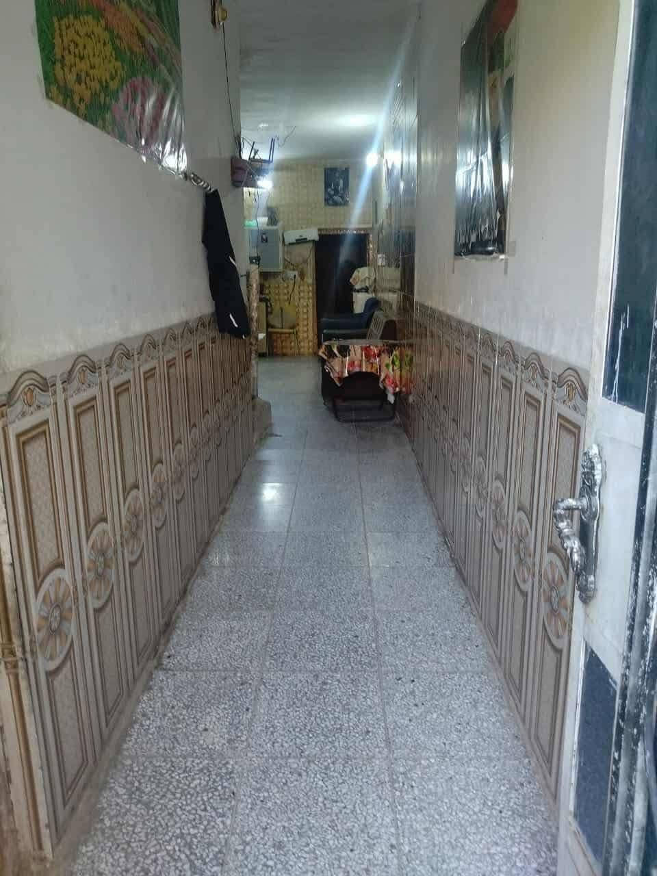 سلام عليكم بيت للبيع منطقة الكرغوليه
المساحه ١١٠

طابقين ٤غرف نوم 

وصاله ومطبخ حار وبارد 

الطابق الول كاشي 

الثاني صبه ما مطبك 

البيت قريب على شارع 

قريب على البانز ينخانه 

تبليط براس دربونه بس الفرع ممبلط

السعر ٦٠ وبيه مجال بسيط 

للستفسار التصال على رقم ***********6
