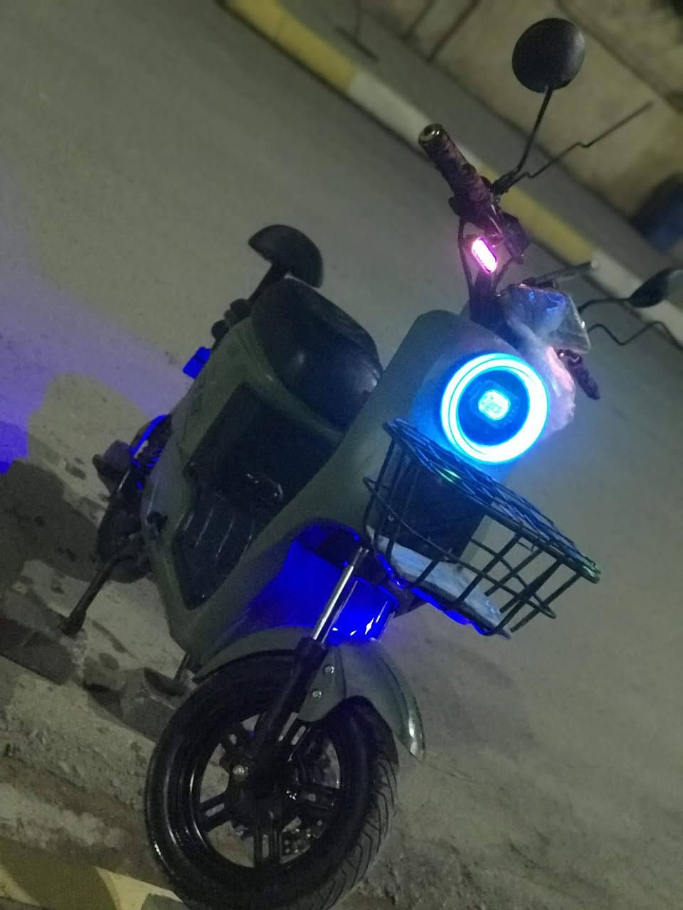 اسلام عليكم ماطور R9 للبيع
5بطاريات دبل 
فول مواصفات
السعر 450وبي مجال
الرقم***********
