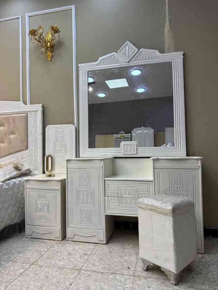 💰 السعر: مليون دينار فقط – غرفة جديدة وجاهزة
📞 للحجز والاستفسار واتساب: ***********

🛏️ غرفة نوم فخمة – خشب خفيف سوكي / درجة اقتصادية – طابق واحد
• داخل معاكس 3ملم – خارج تحفير SNS انديف 5ملم
• صبغ حراري درجة أولى
• كنتور 6 أبواب – 9 قطع كاملة
• سرير بلاويد أسود (6 أرجل)
• قياس الكنتور: ارتفاع 2.40 × عرض 3.20

✨ الإضافات:
• دوشك: 135 ألف
• شازلون مقعد: 50 ألف
• شازلون مخزن: 75 ألف
• طابورية: 15 ألف
• زاوية تصميم كنتوري بنفس ارتفاع الكنتور

🛠️ فحص قبل الاستلام

🚚 التوصيل:
• بغداد: توصيل وشد مجاني (الأطراف 50 ألف)
• المحافظات: حسب البعد
